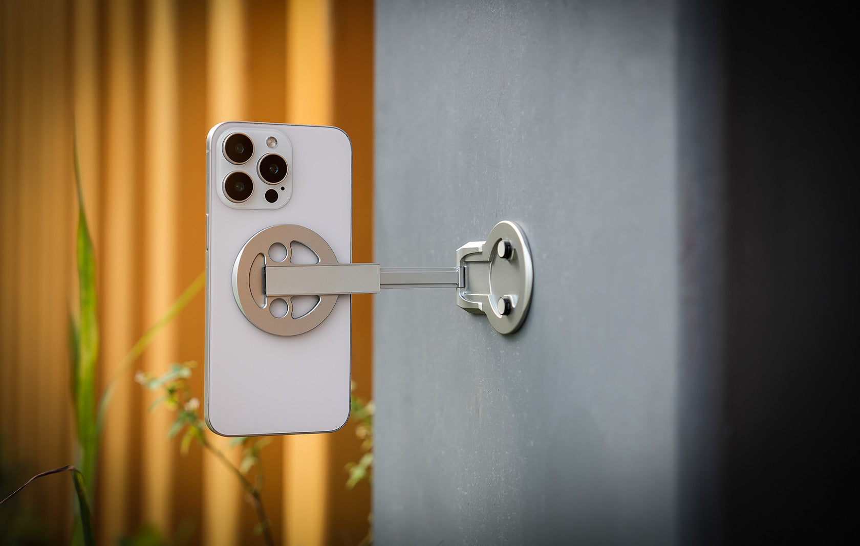 Leofoto PM-05 Dual-Sided Magnetic Foldable Phone Stand