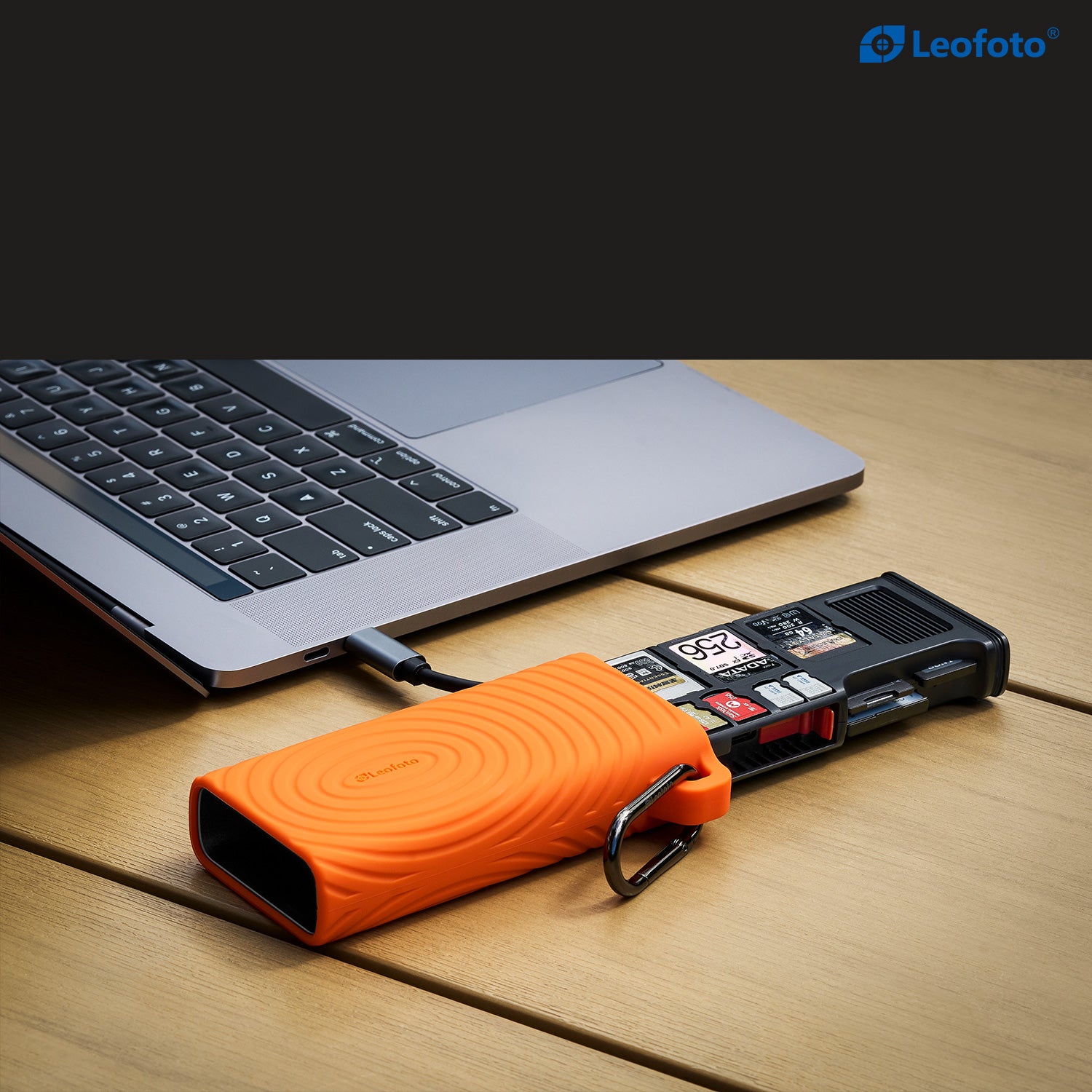 Leofoto LCR-01 Flash Transfer Card Case — Quad-Card Reader with CFexpress Type A/B & SD Support