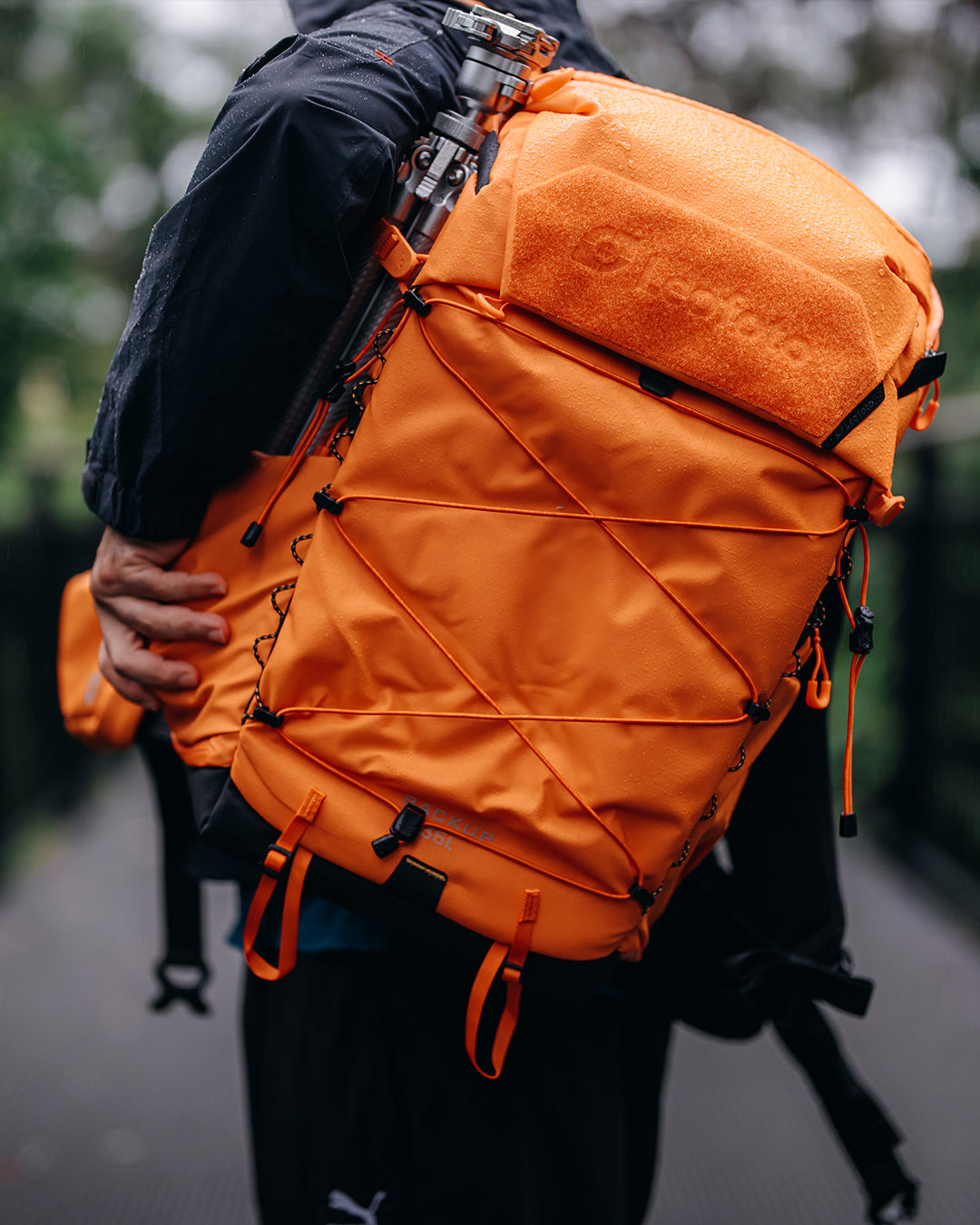 Leofoto 35L All-in-One Travel & Outdoor Camera Backpack (Black / Yellow / Green)