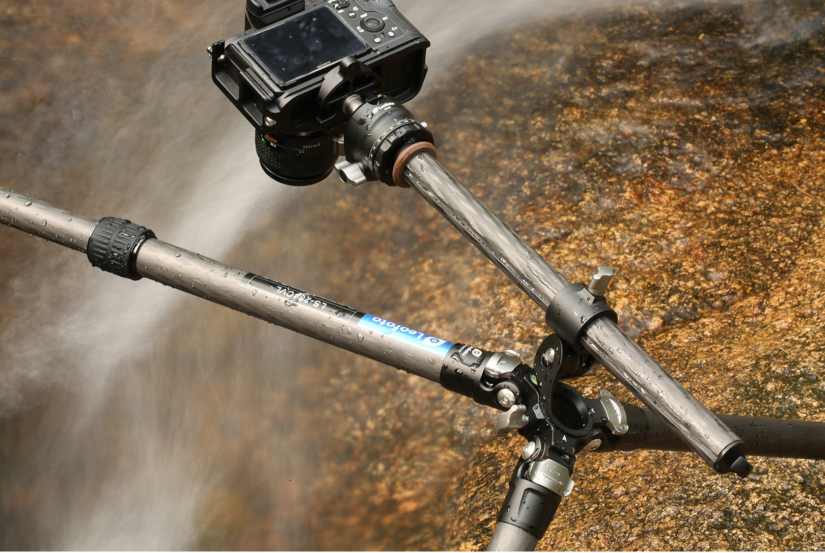 Leofoto LS-284CVL Ranger Series Tripod with Lateral Center Column