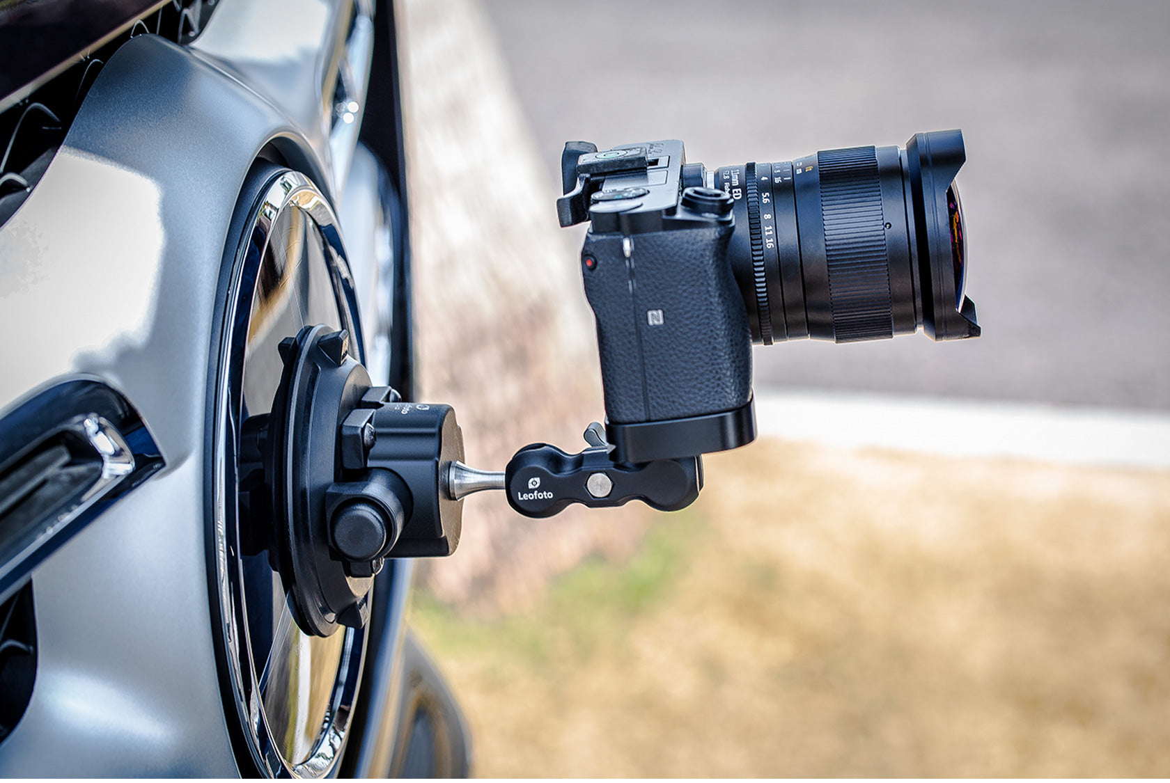 Leofoto SC-02 100mm Suction Cup Mounting Base | 1/4" Screw with 1/4"& 3/8" Threaded Holes | Max Load: 88lb (40kg)