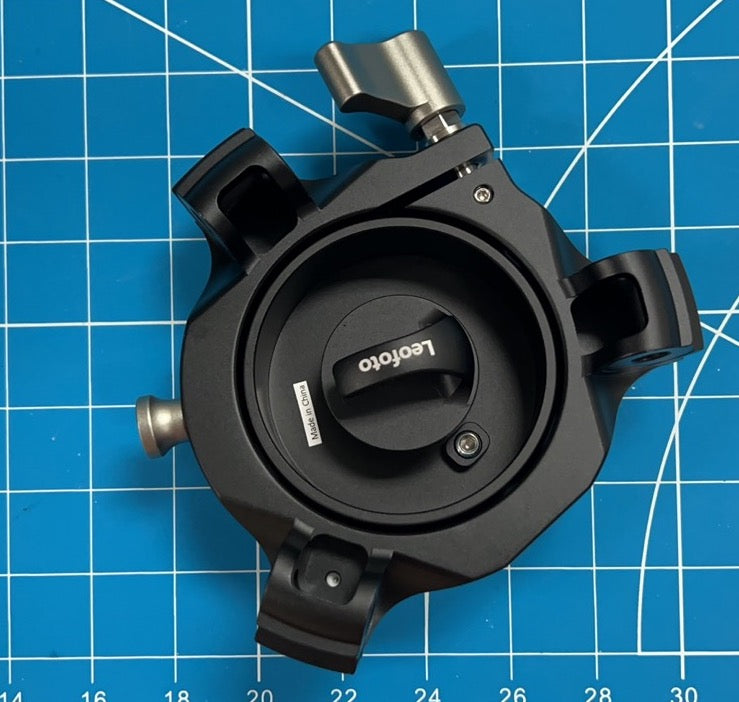 Leofoto LM Summit Series Tripod Apex with hook and spider